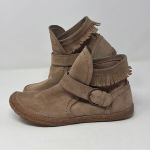 UGG AUSTRALIA Amely Suede Slip On Moccasin Loafers Fringe Tan Women’s 6.5